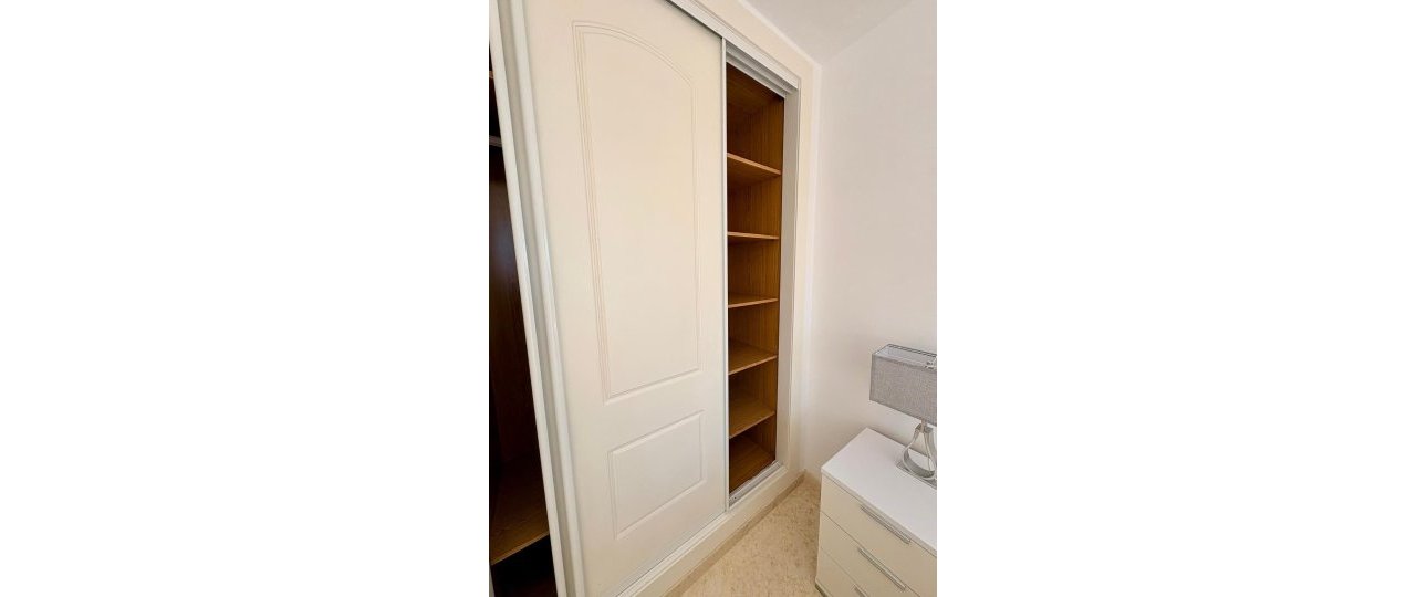 Resale - apartment - Marbella - Elviria