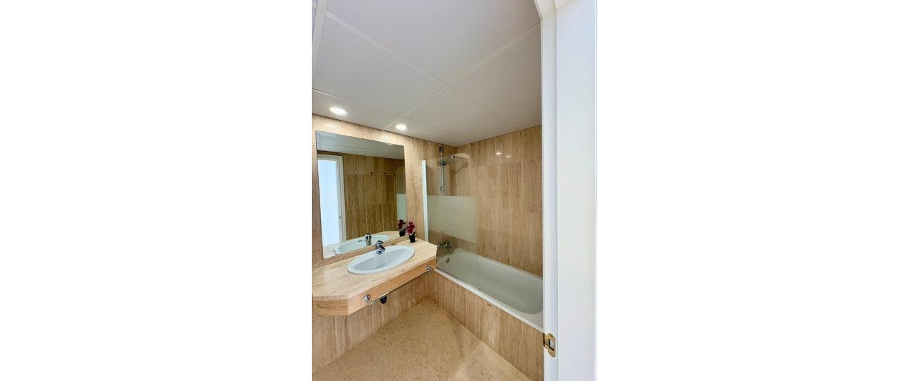 Resale - apartment - Marbella - Elviria