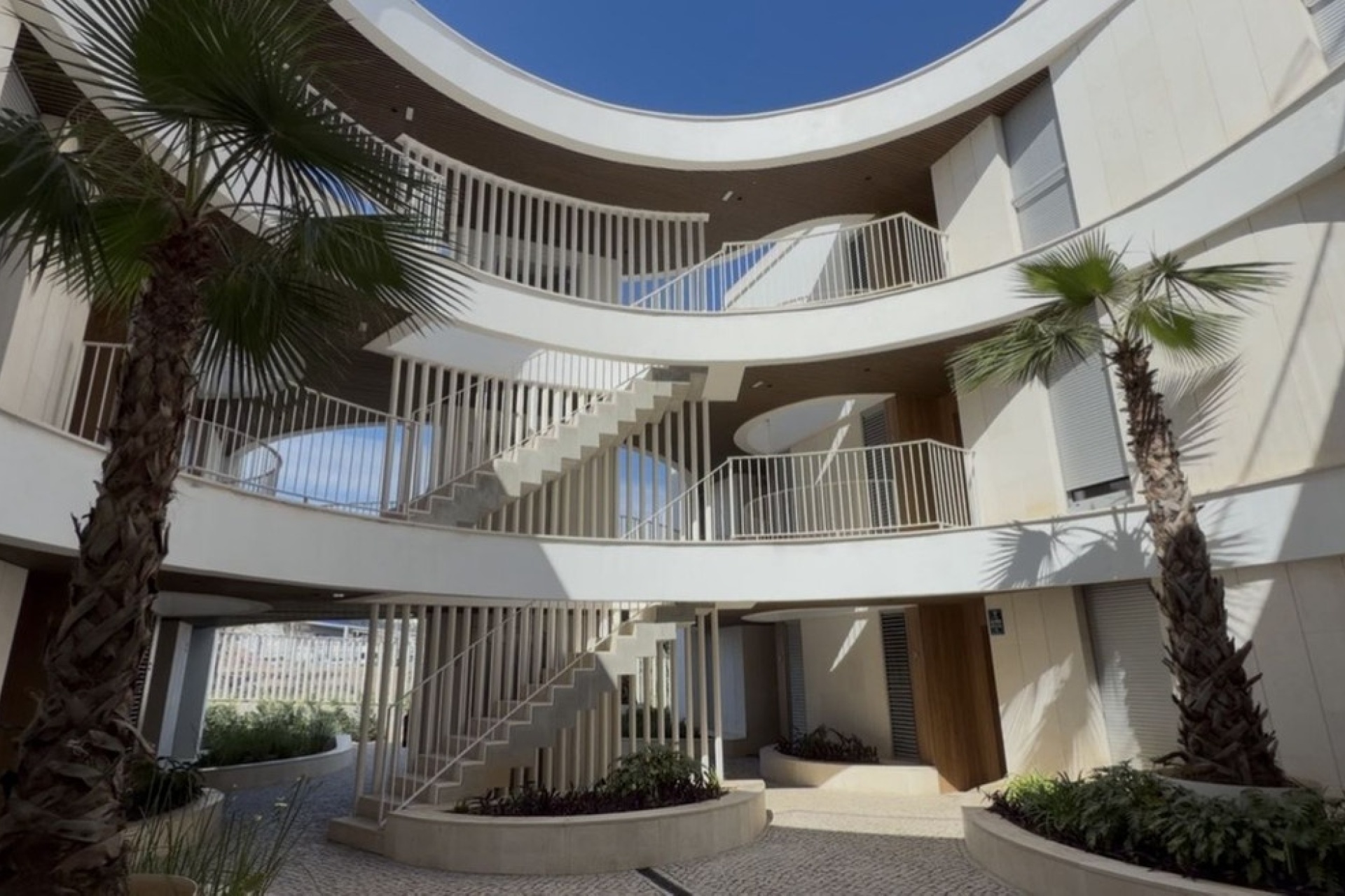 Resale - apartment - Marbella - Elviria