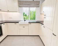 Resale - apartment - Marbella - Elviria