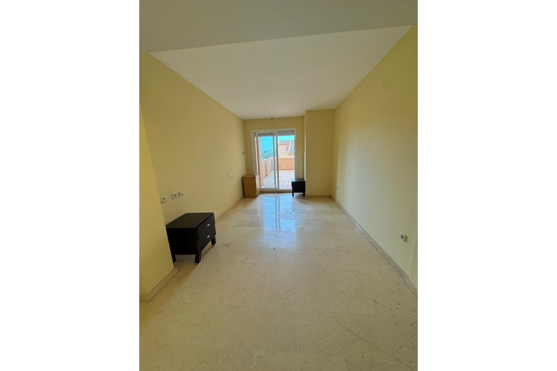 Resale - apartment - Marbella - Elviria