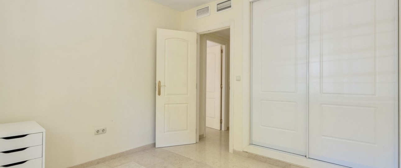 Resale - apartment - Marbella - Elviria