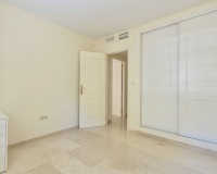 Resale - apartment - Marbella - Elviria