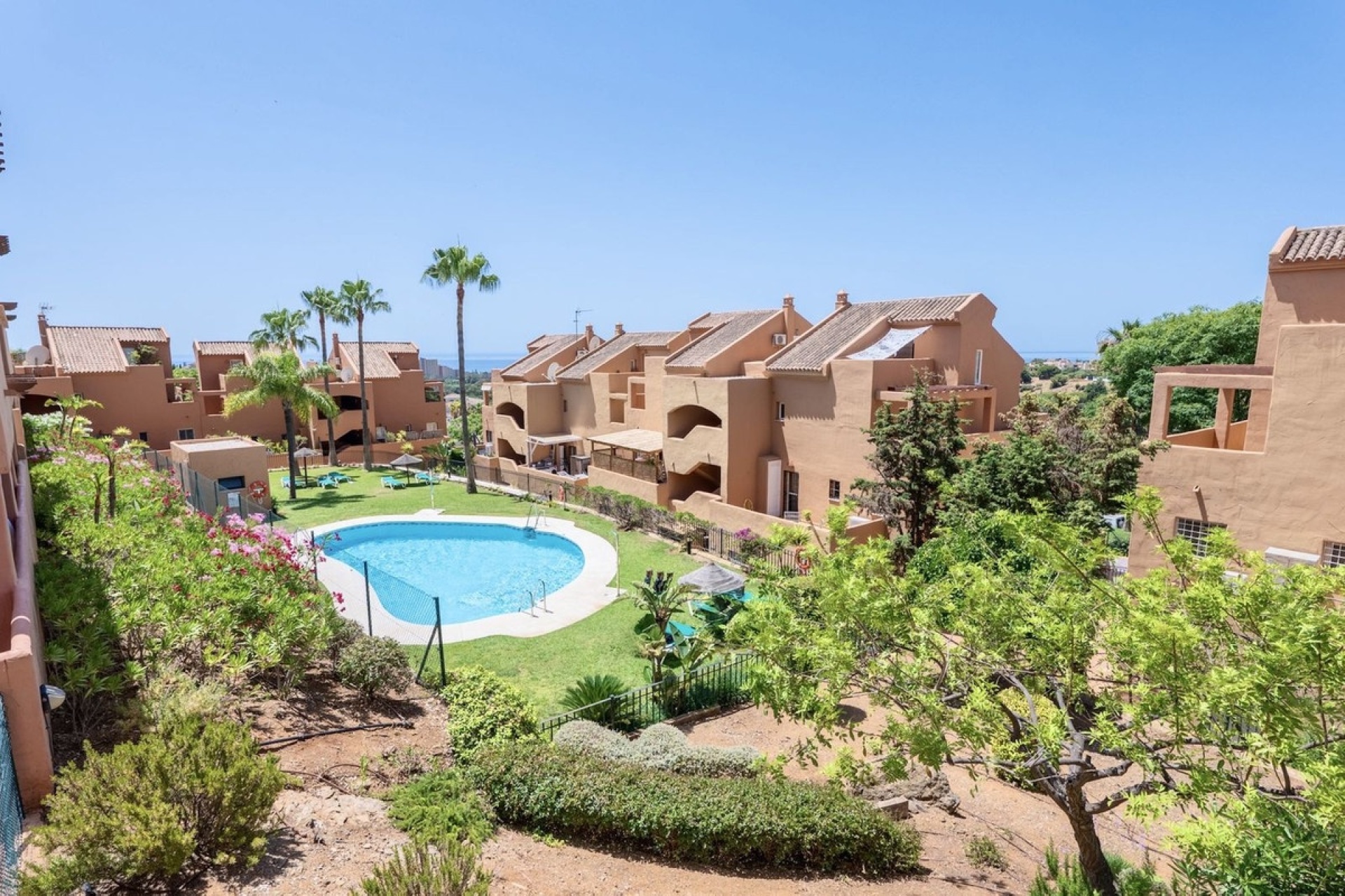 Resale - apartment - Marbella - Elviria