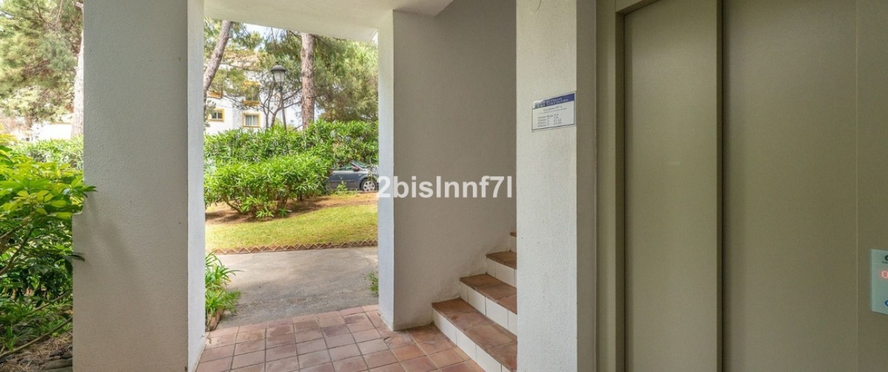 Resale - apartment - Marbella - Elviria
