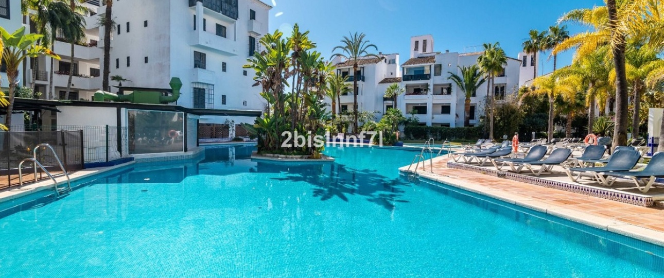 Resale - apartment - Marbella - Elviria
