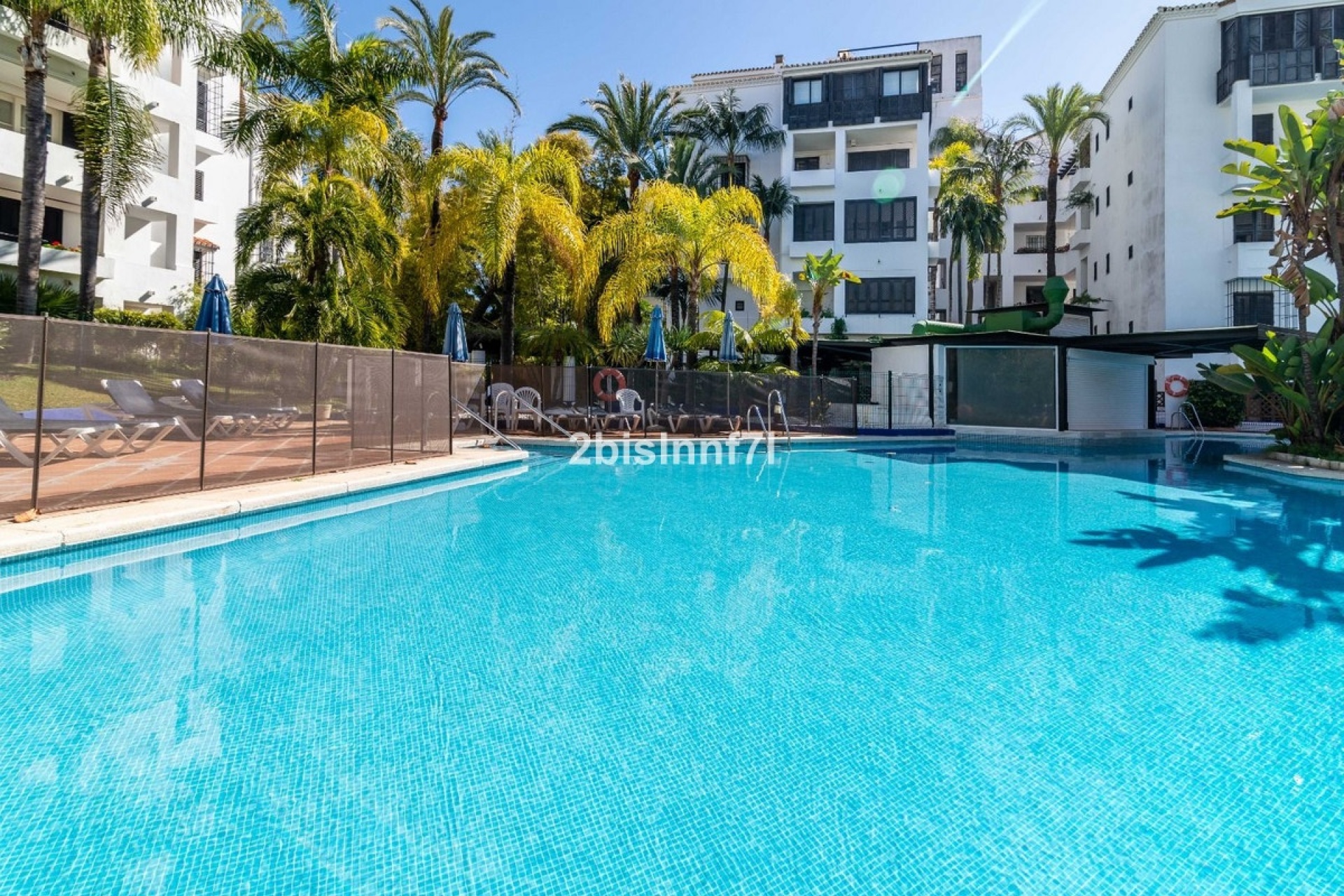 Resale - apartment - Marbella - Elviria