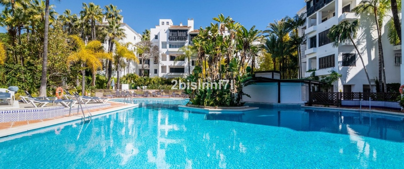 Resale - apartment - Marbella - Elviria