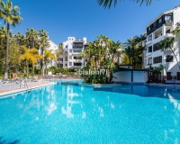 Resale - apartment - Marbella - Elviria