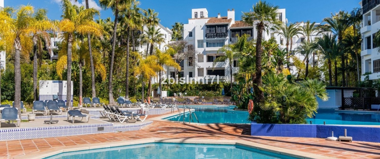 Resale - apartment - Marbella - Elviria