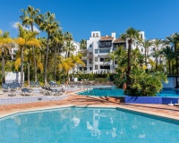 Resale - apartment - Marbella - Elviria