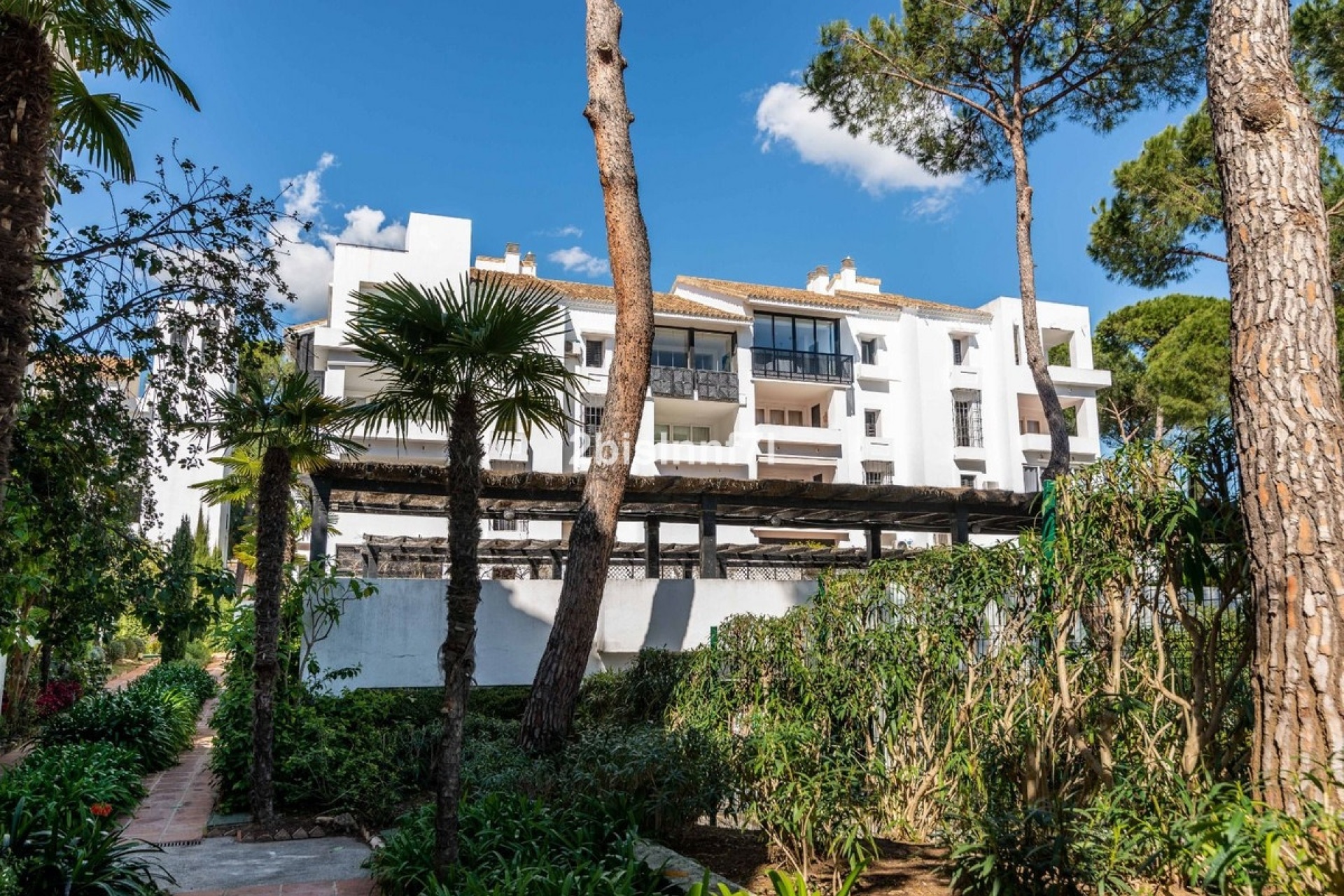 Resale - apartment - Marbella - Elviria