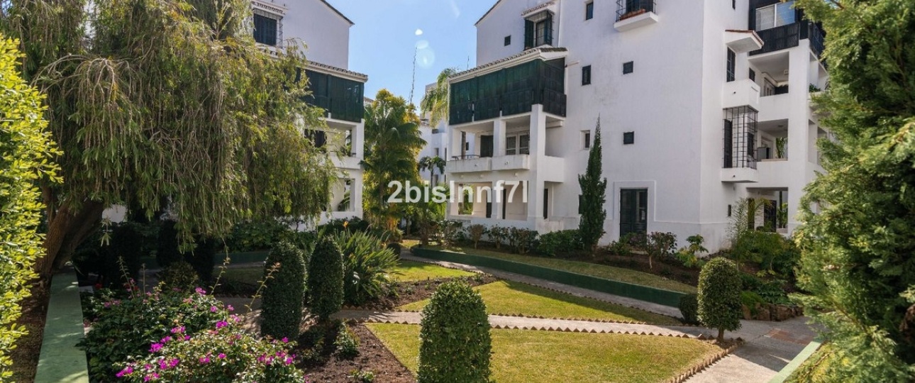 Resale - apartment - Marbella - Elviria