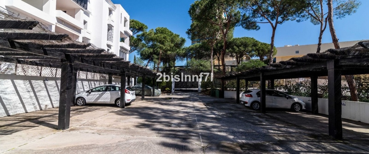 Resale - apartment - Marbella - Elviria