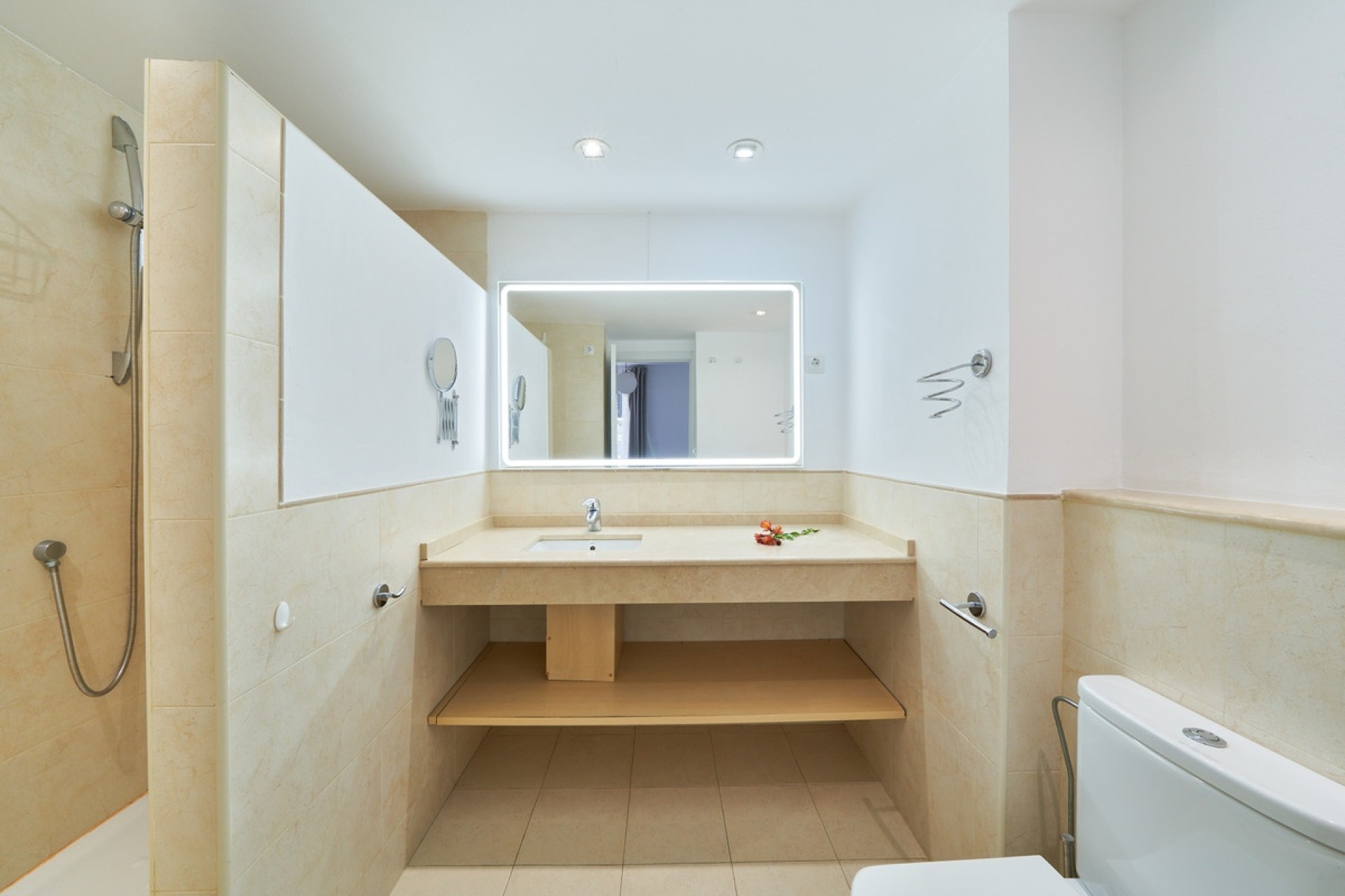 Resale - apartment - Marbella - Elviria