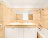 Resale - apartment - Marbella - Elviria