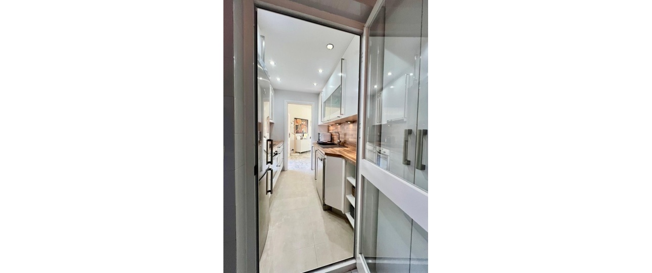 Resale - apartment - Marbella - Elviria