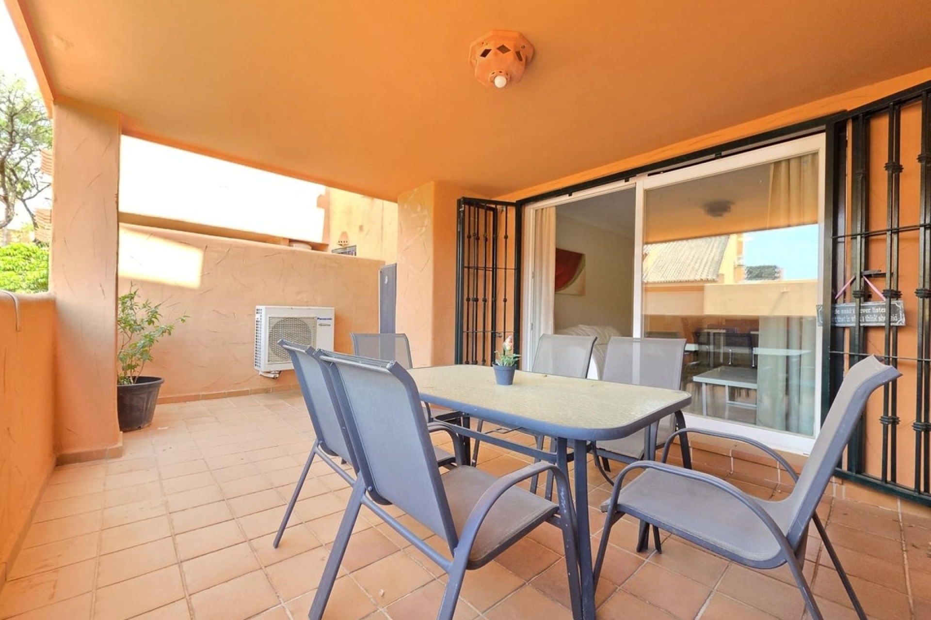 Resale - apartment - Marbella - Elviria