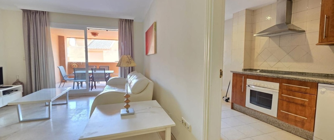 Resale - apartment - Marbella - Elviria