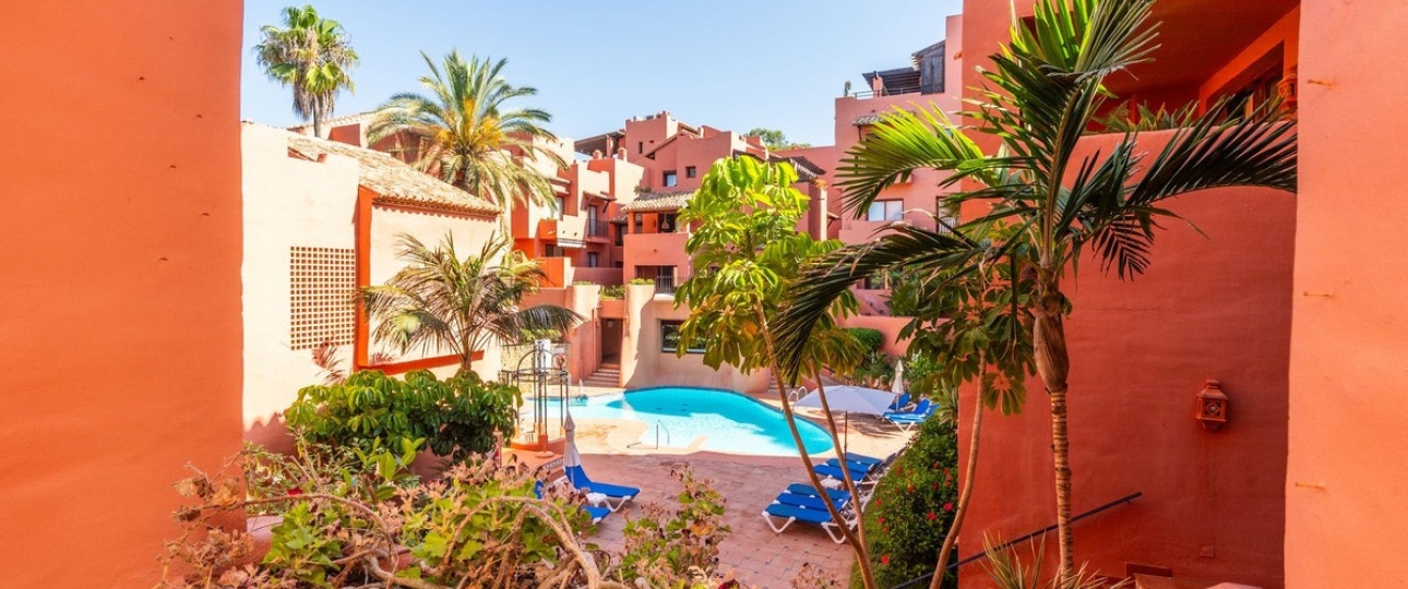 Resale - apartment - Marbella - Elviria