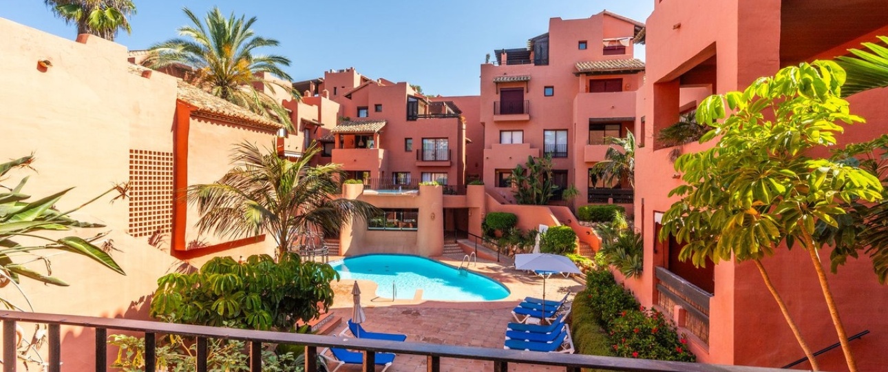 Resale - apartment - Marbella - Elviria