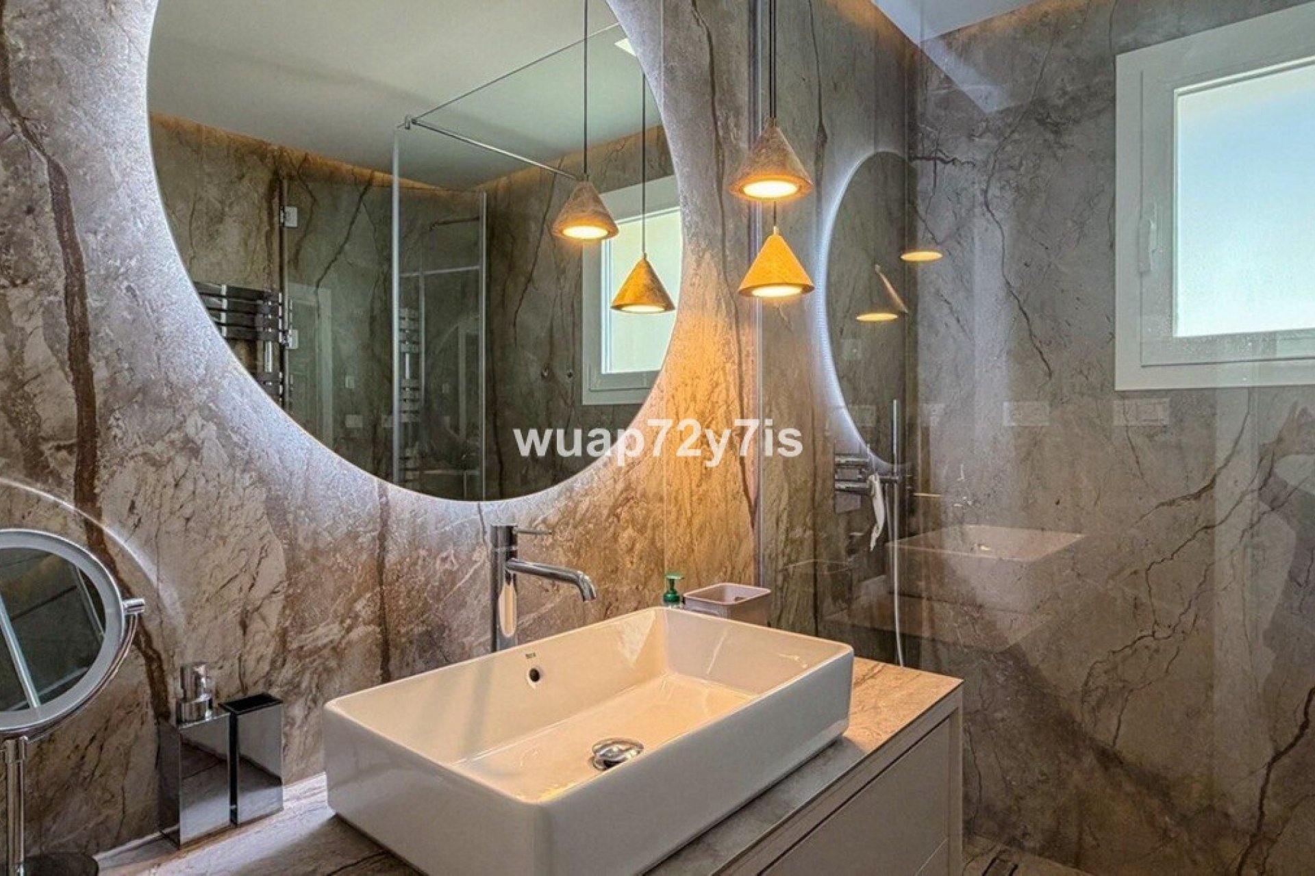 Resale - apartment - Marbella - Elviria