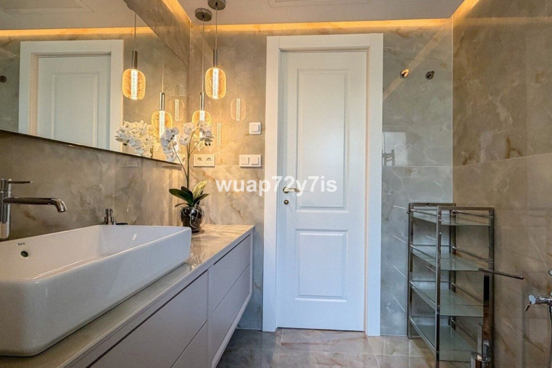 Resale - apartment - Marbella - Elviria