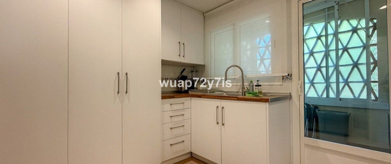 Resale - apartment - Marbella - Elviria