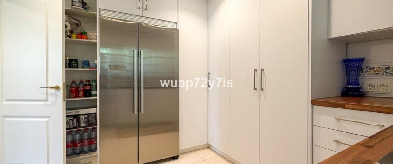 Resale - apartment - Marbella - Elviria