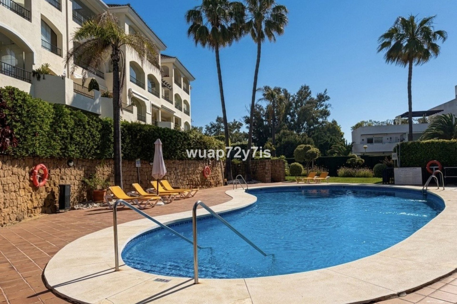 Resale - apartment - Marbella - Elviria