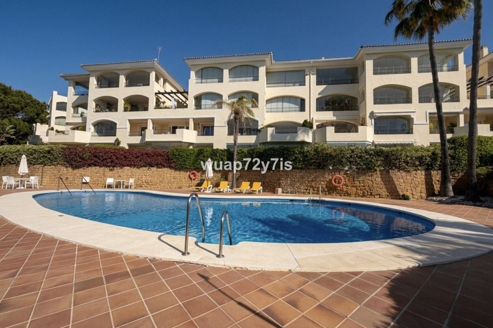 Resale - apartment - Marbella - Elviria