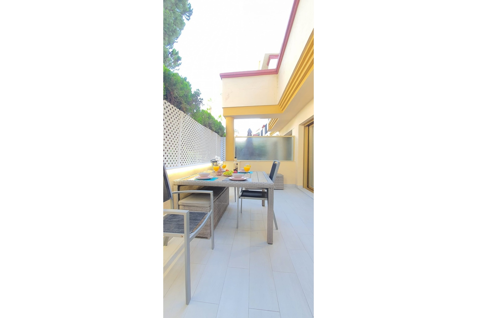 Resale - apartment - Marbella - Elviria