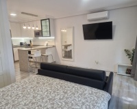 Resale - apartment - Marbella - Elviria