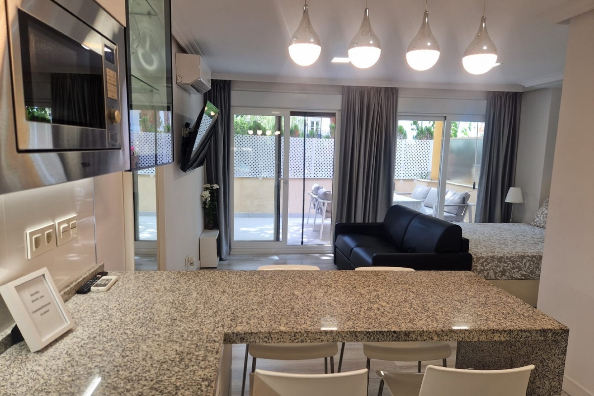 Resale - apartment - Marbella - Elviria