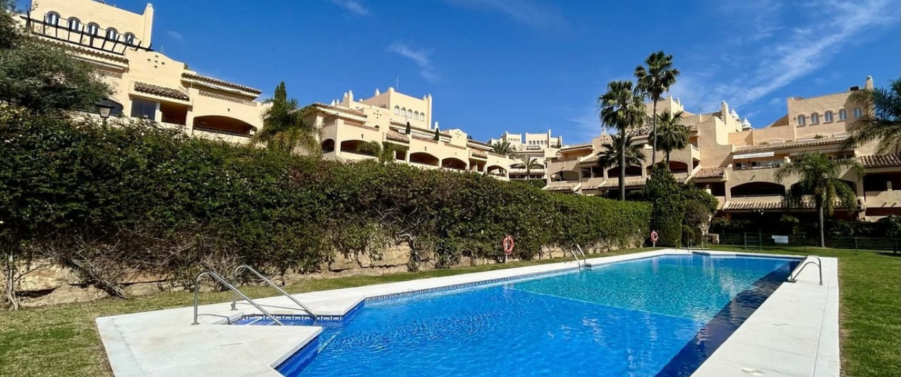 Resale - apartment - Marbella - Elviria