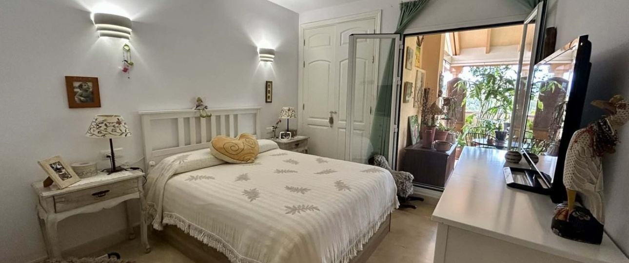 Resale - apartment - Marbella - Elviria