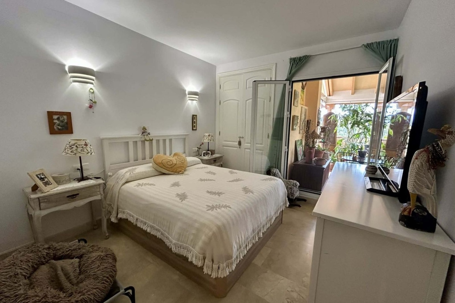 Resale - apartment - Marbella - Elviria
