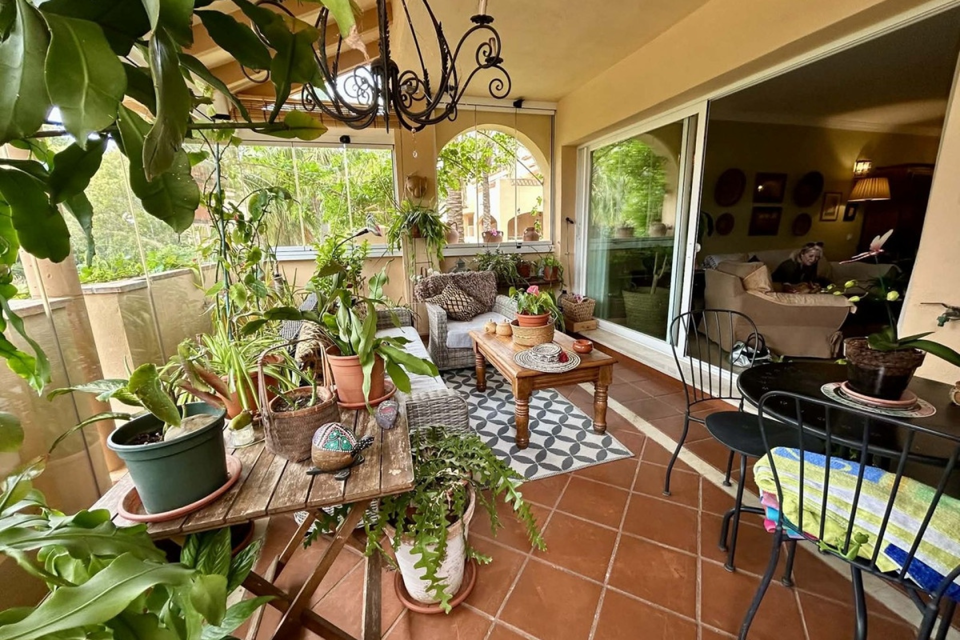Resale - apartment - Marbella - Elviria