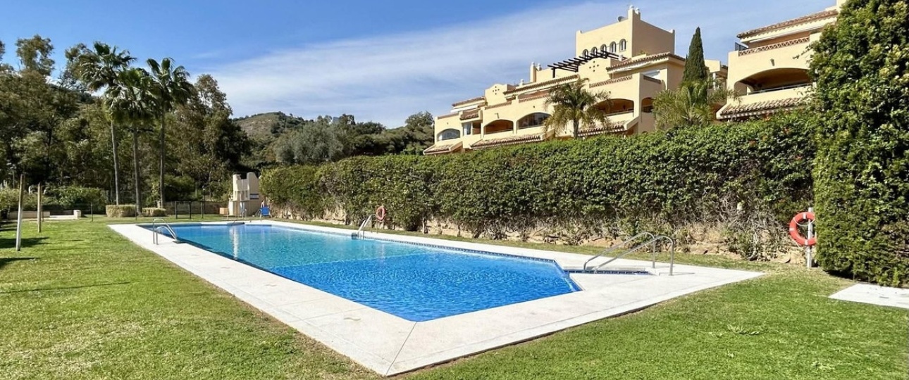 Resale - apartment - Marbella - Elviria