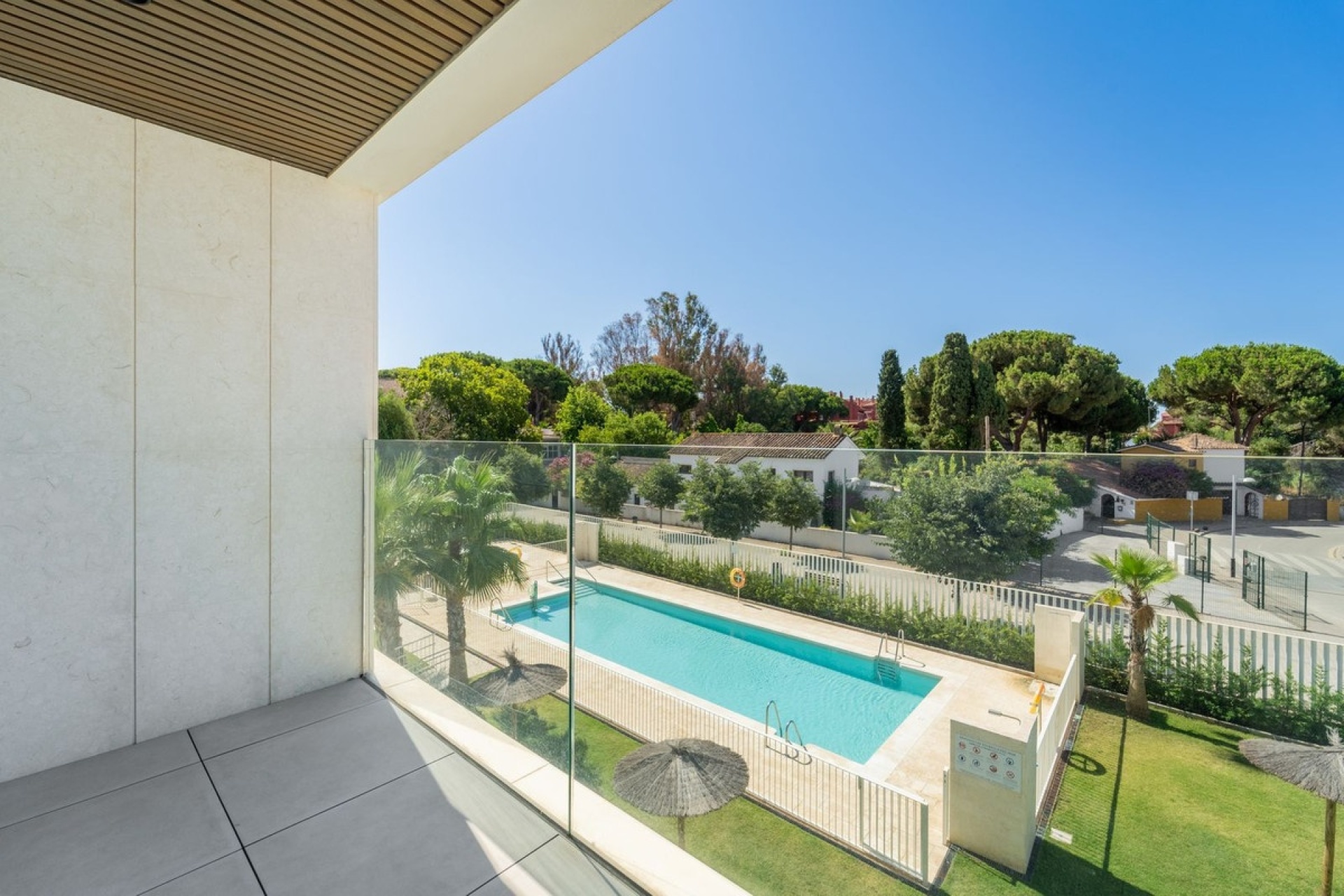 Resale - apartment - Marbella - Elviria