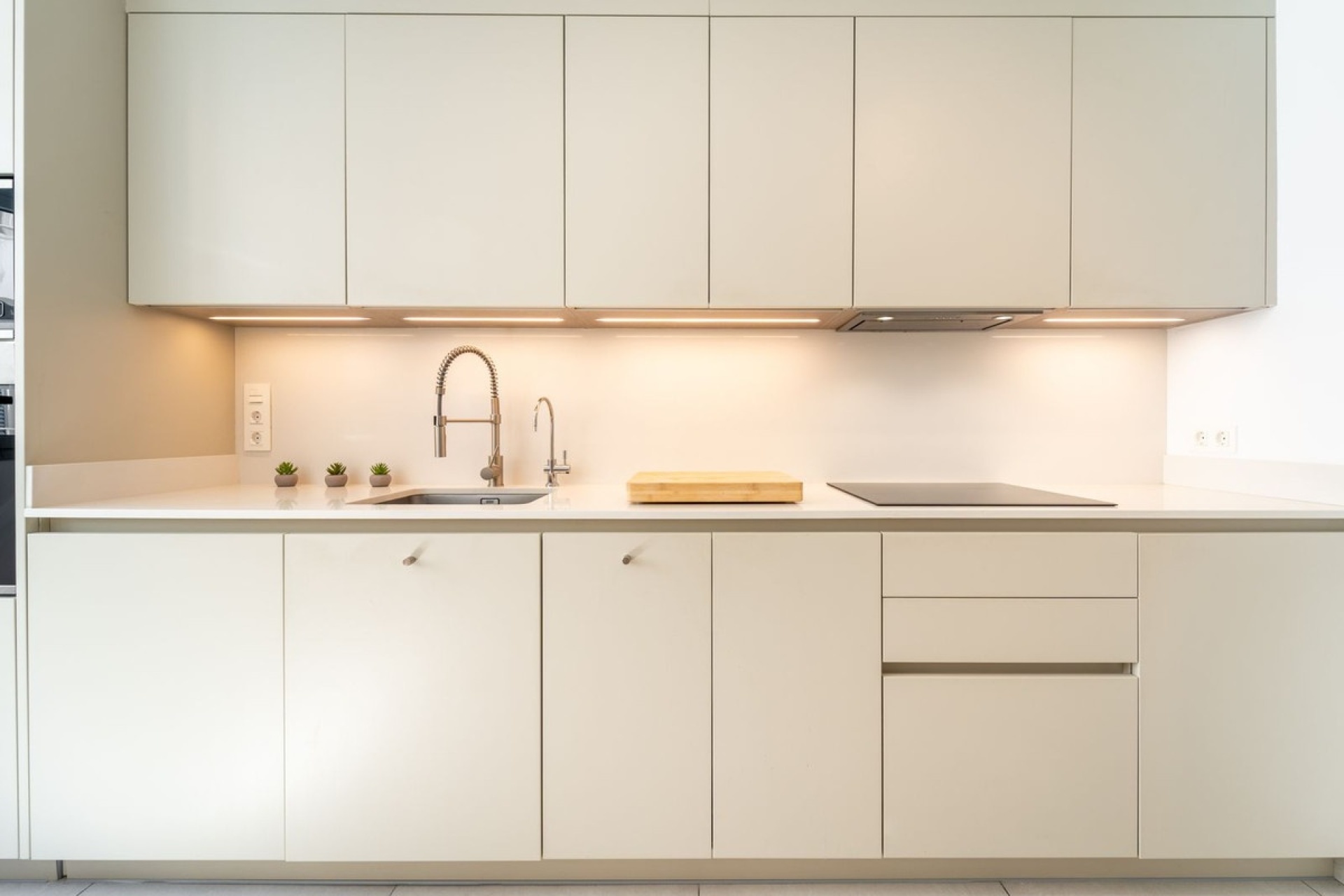 Resale - apartment - Marbella - Elviria