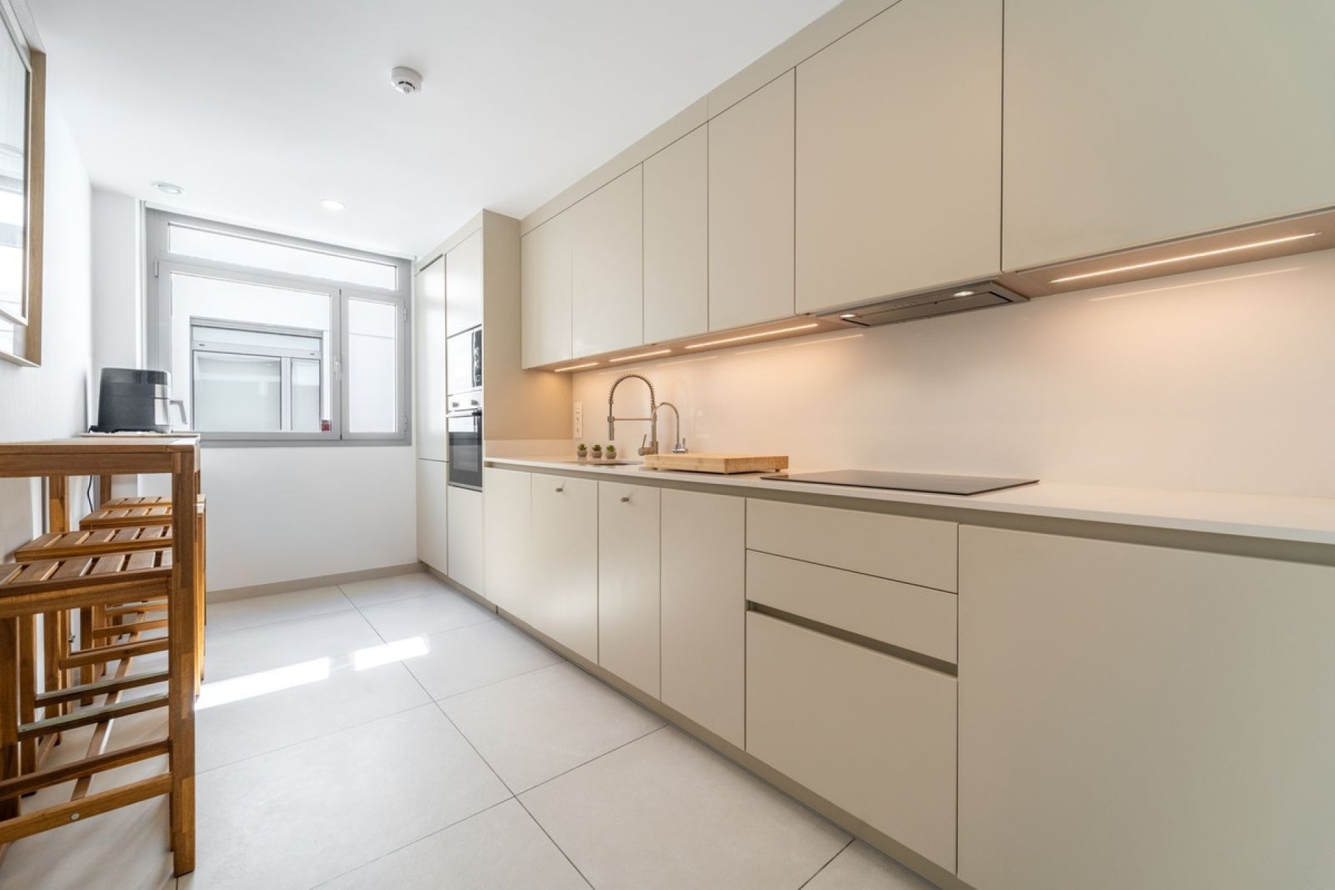Resale - apartment - Marbella - Elviria