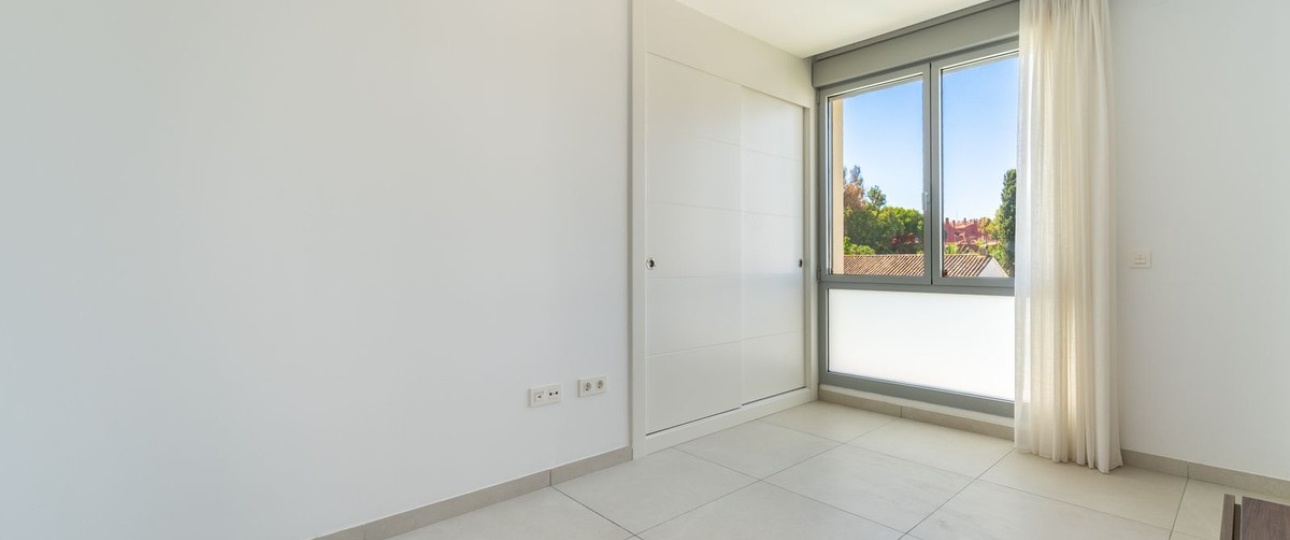 Resale - apartment - Marbella - Elviria