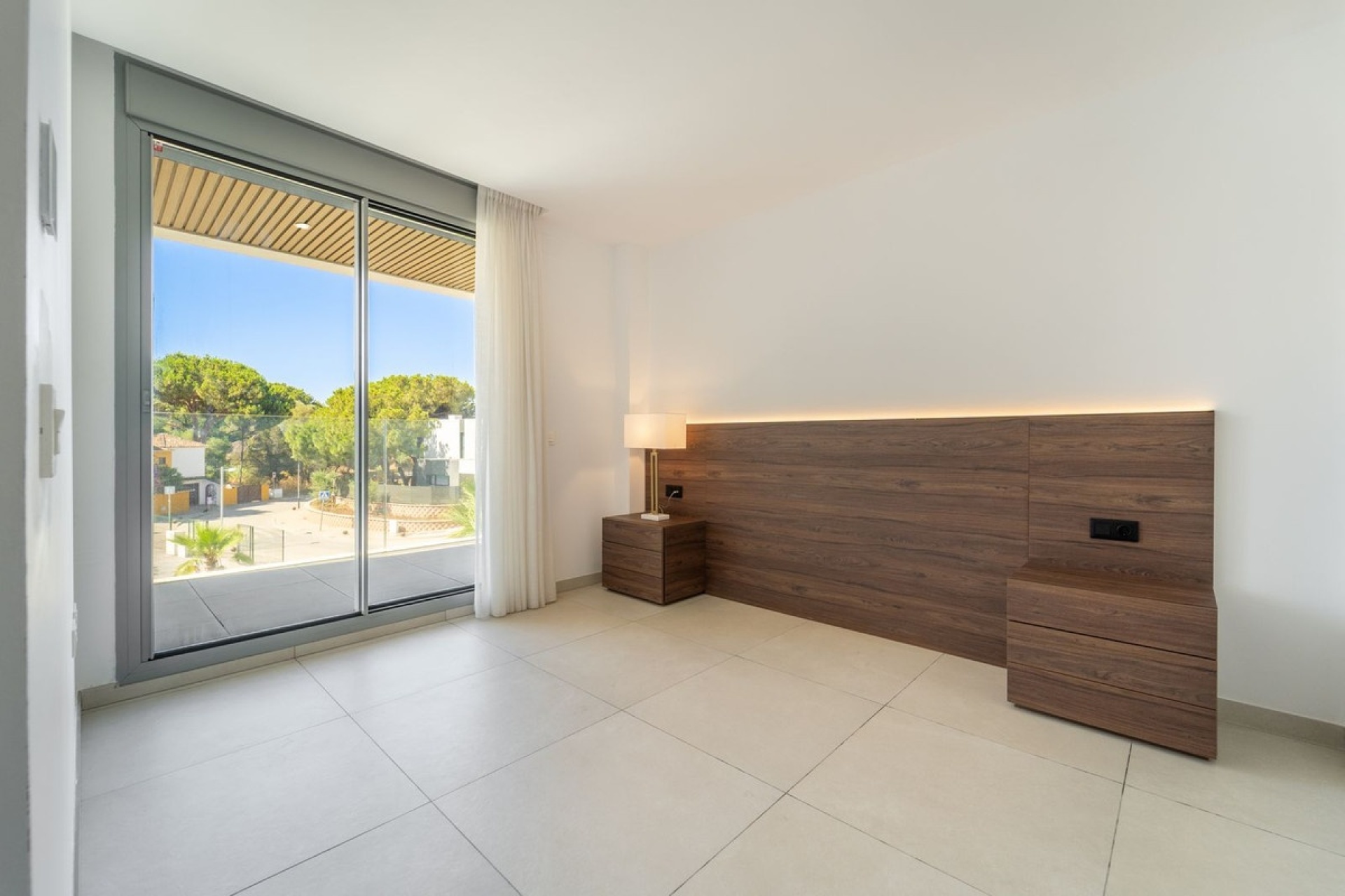 Resale - apartment - Marbella - Elviria