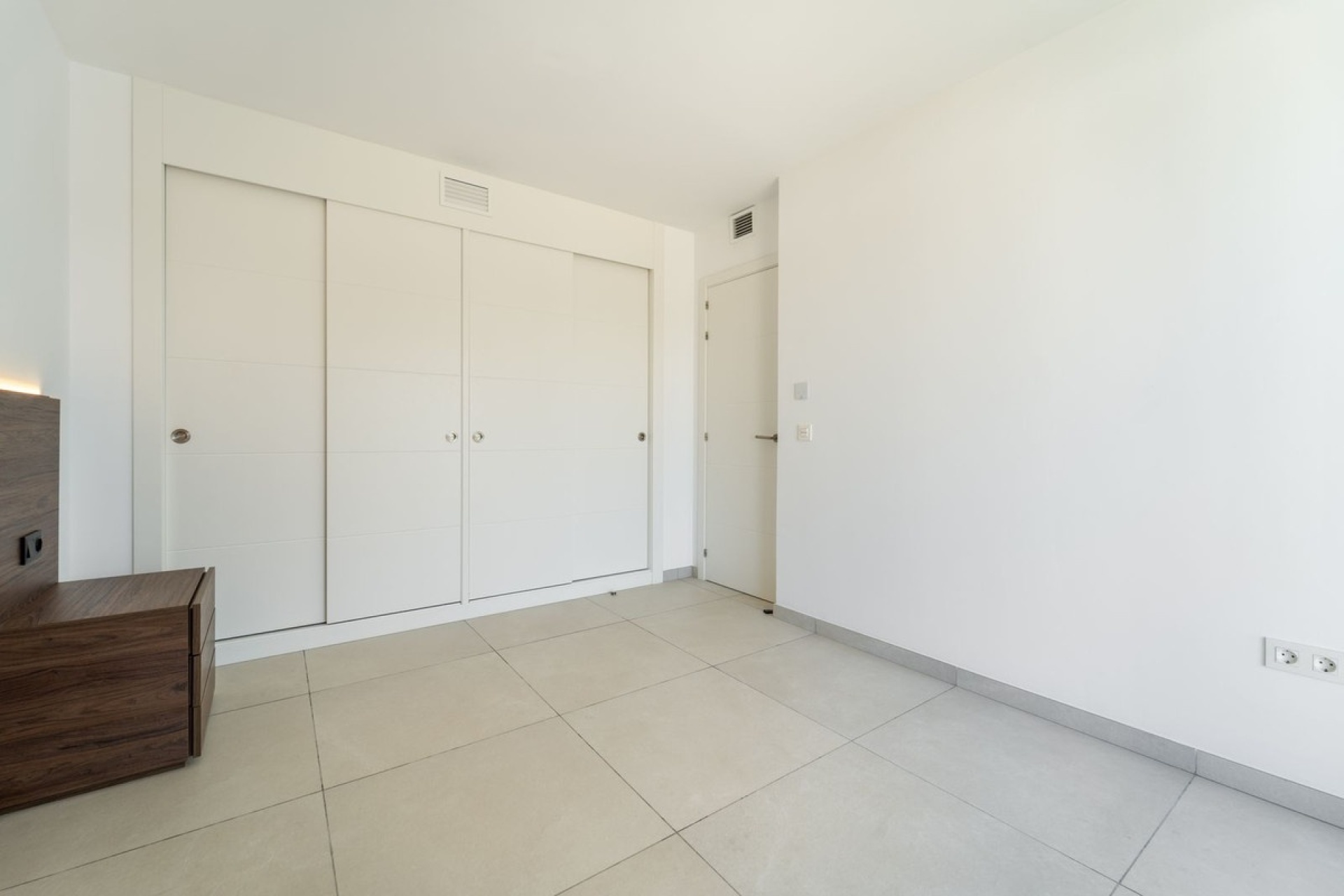 Resale - apartment - Marbella - Elviria