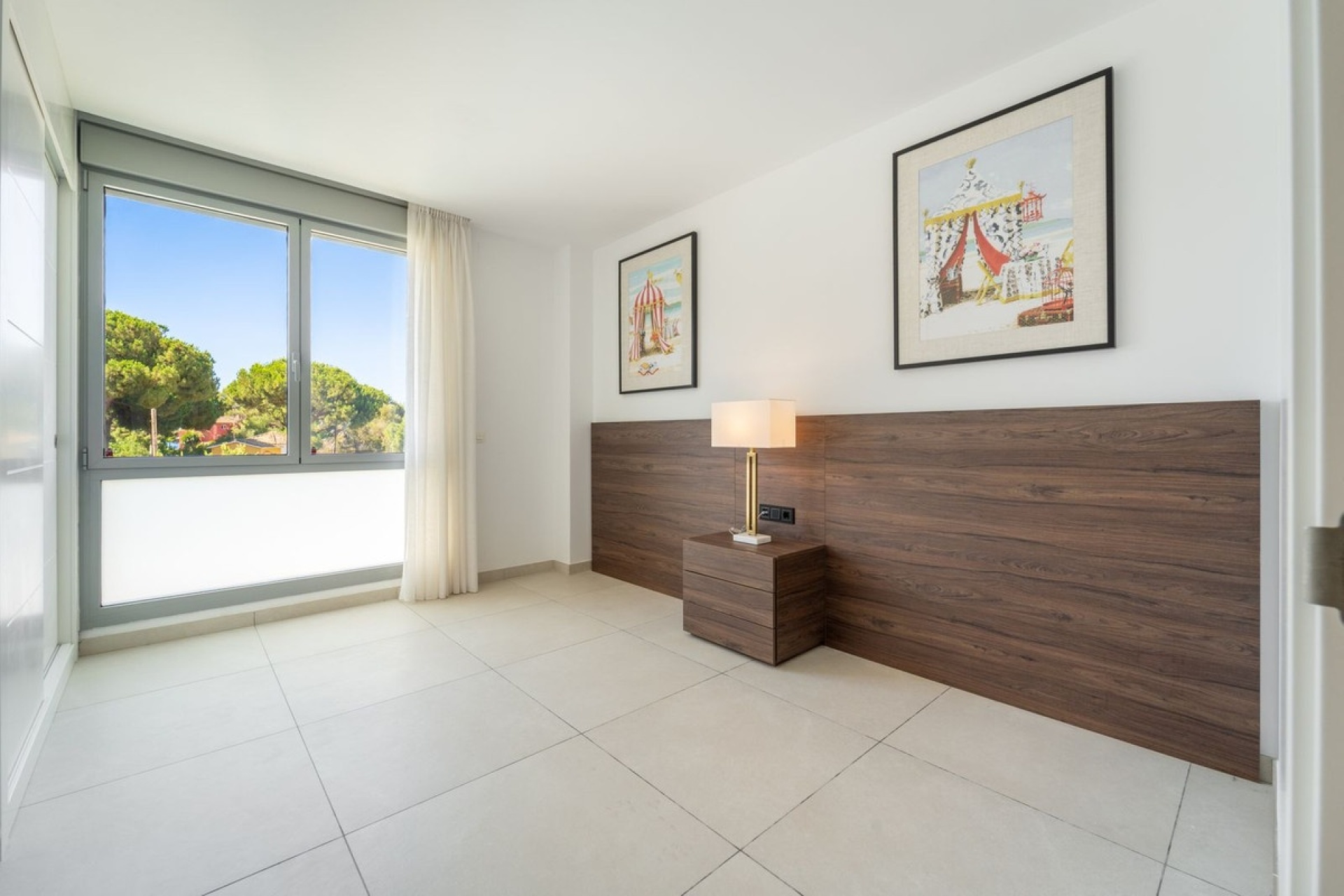 Resale - apartment - Marbella - Elviria
