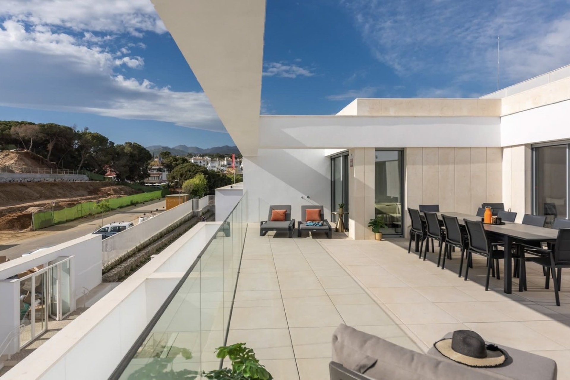 Resale - apartment - Marbella - Elviria