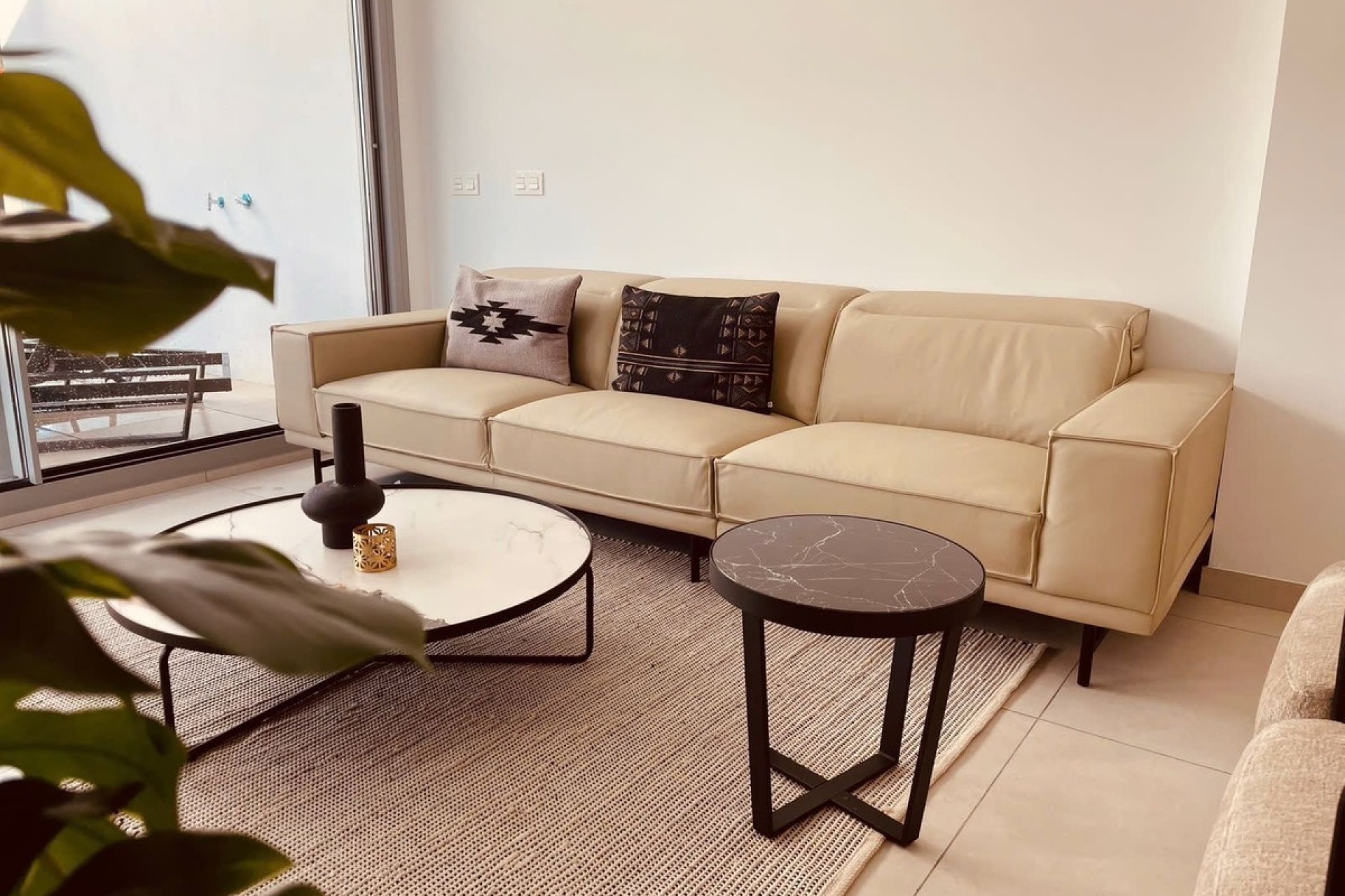 Resale - apartment - Marbella - Elviria