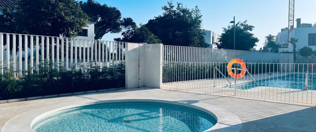Resale - apartment - Marbella - Elviria