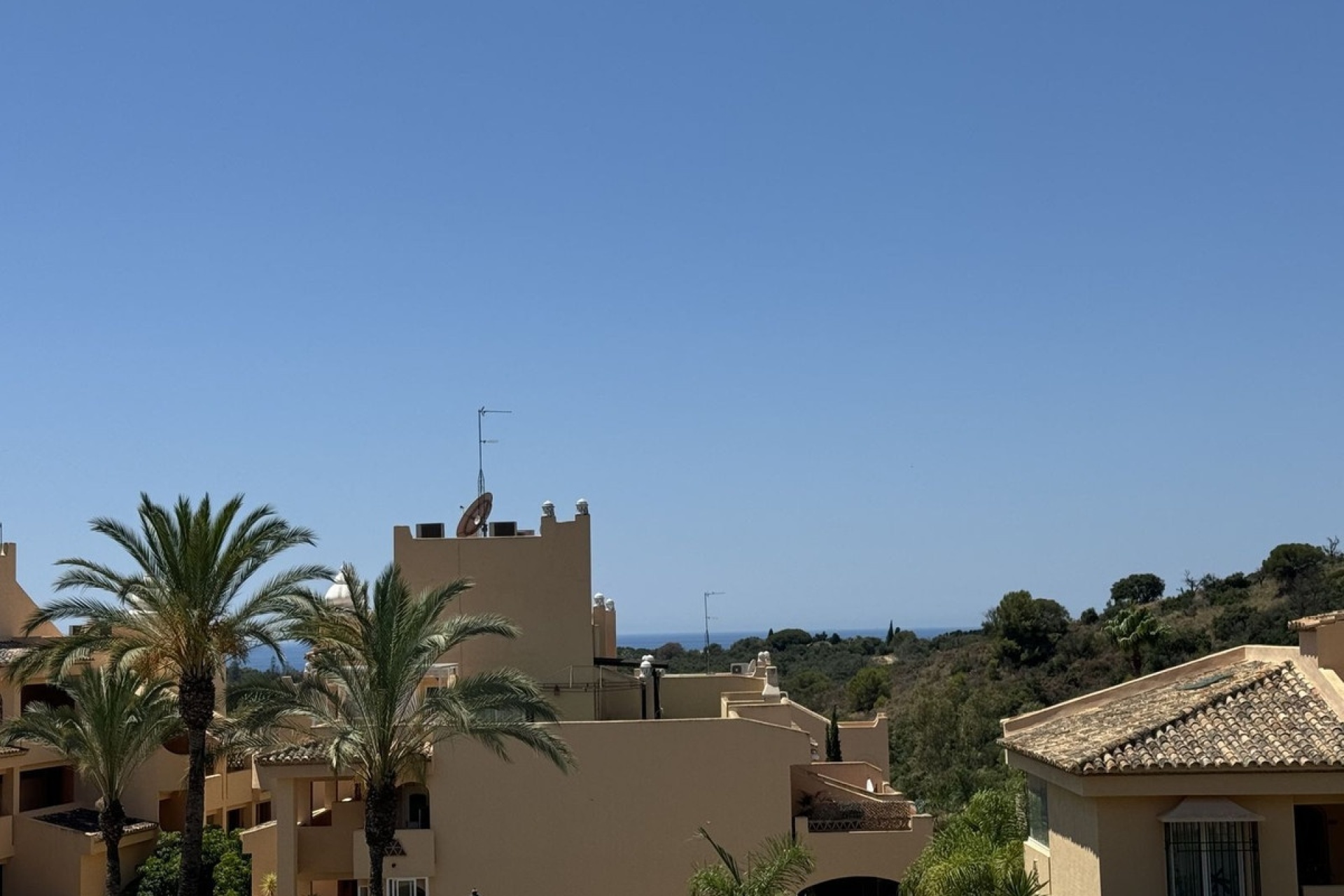Resale - apartment - Marbella - Elviria